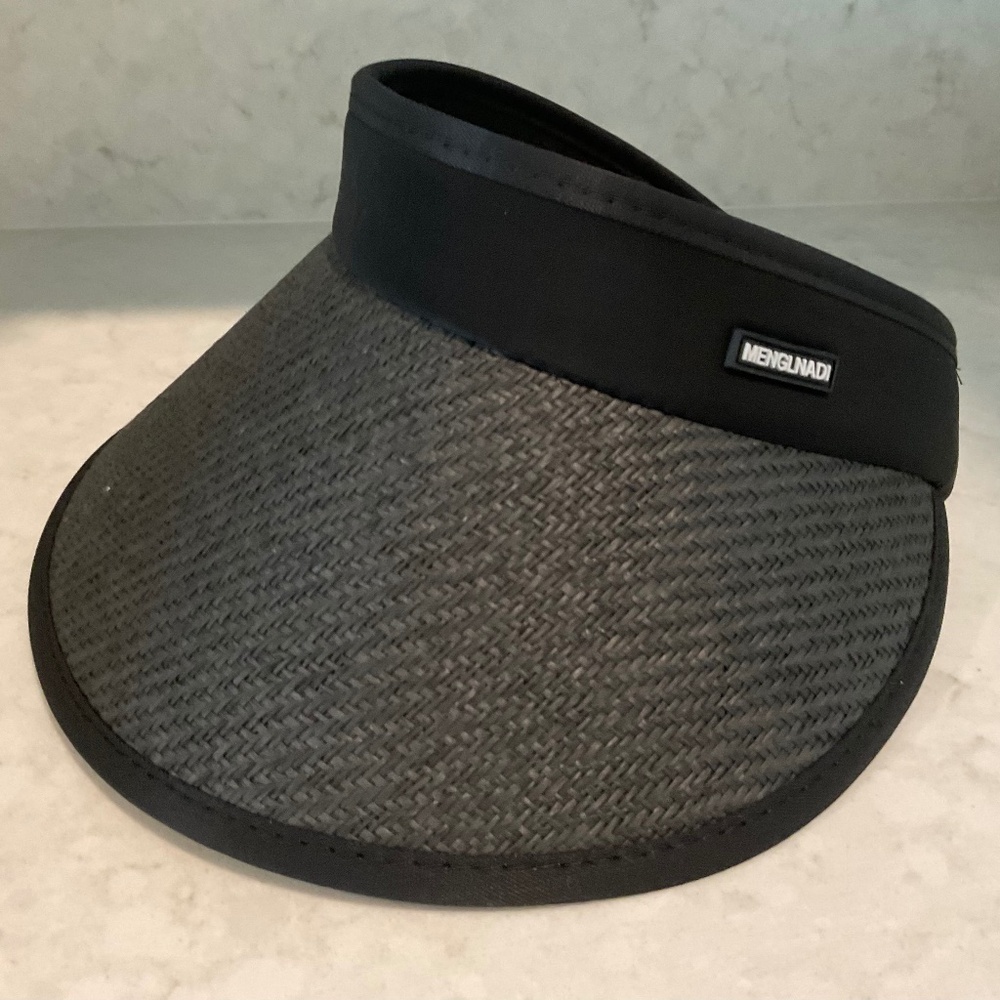 Black Menglnadi Brand Adjustable Visor Hat